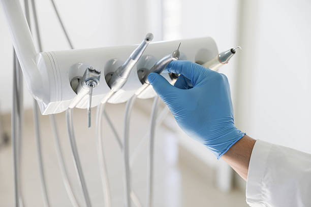 Professional Tooth Extraction technician working in Clarksville, TN